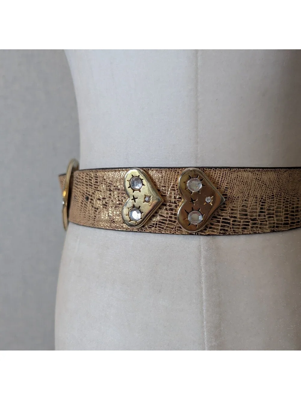 Vintage 80s 90s Made in Italy gold leather heart concho belt - Size S